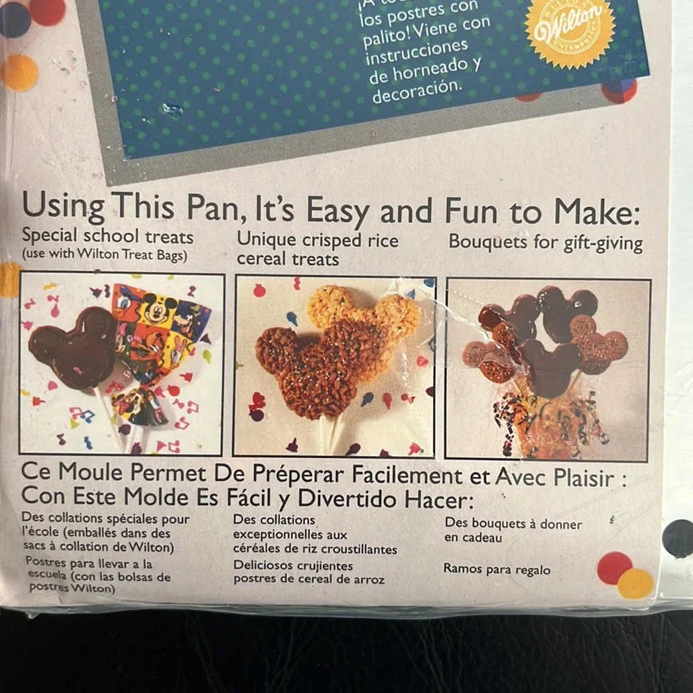 Mickey Mouse cookie treat pan by Wilton